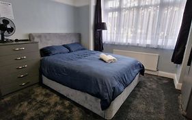 Rowan Crescent'S Luxury Stay-In 2